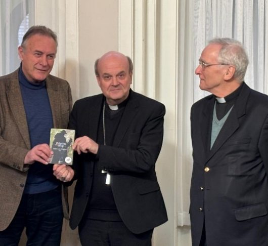 Boek ‘Pelgrims van Hoop’ in
de Nederlandse bisschoppenconferentie