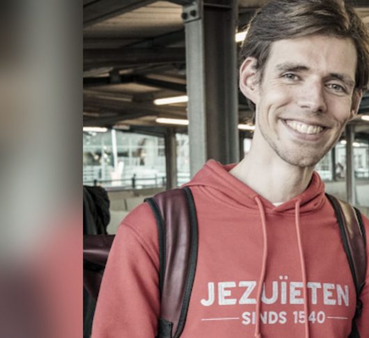 Van openlucht feestje naar biddend afscheid en nieuw begin
